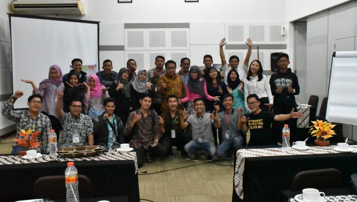 Seminar dan workshop dominasi google di hotel amaris