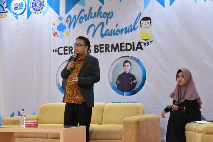 Belajar Media Cerdas di Universitas Ahmad Dahlan Oleh Didik SEO
