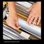 Hitam Bentuk Elegan Toko Pakaian Logo